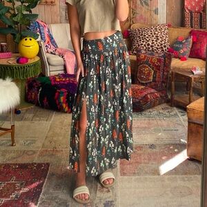 Natural Life skirt Size small